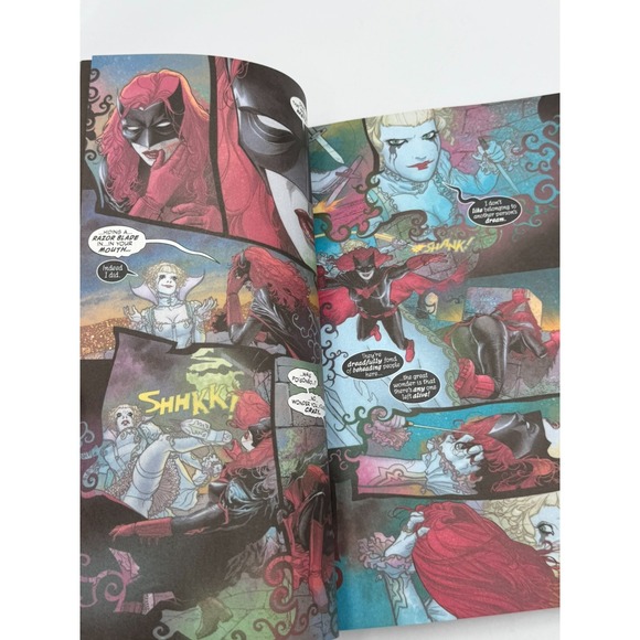 Batwoman: Elegy DC Compact Comics Edition TPB - Greg Rucka JH Williams III - Picture 14 of 16